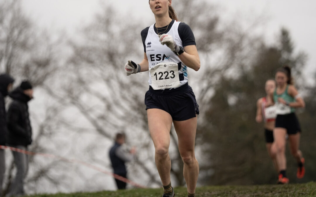 Les équipes seniors masculines et féminines de l’Entente Savoie Athlé qualifiées pour les championnats de France ainsi que 17 athlètes à titre individuel.
